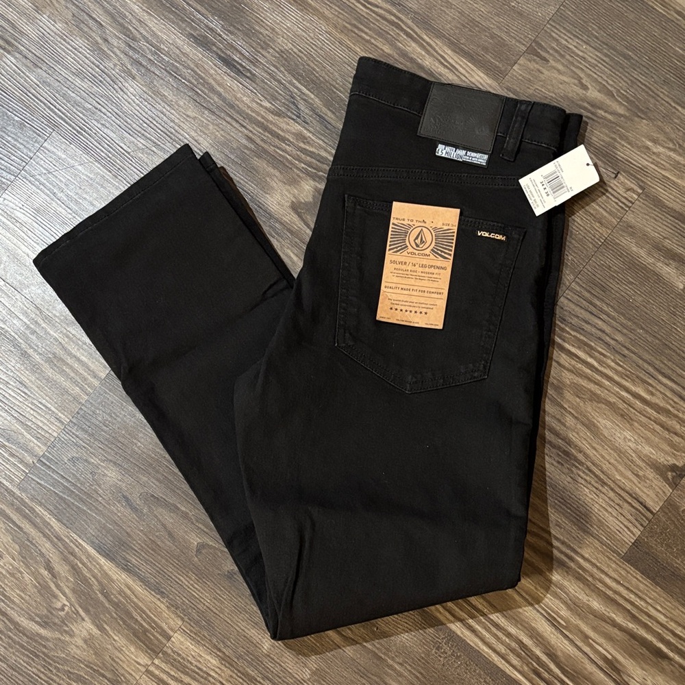 NWT Volcom Solver jeans 34x30